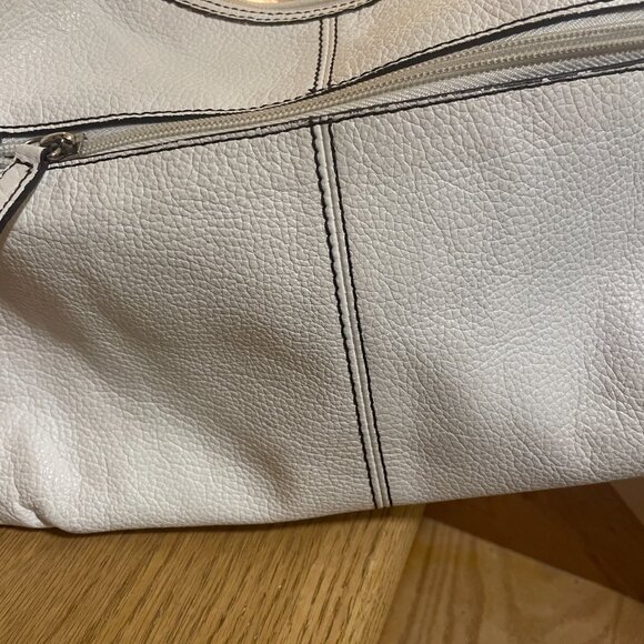 Etienne Aigner Handbag - Picture 12 of 13